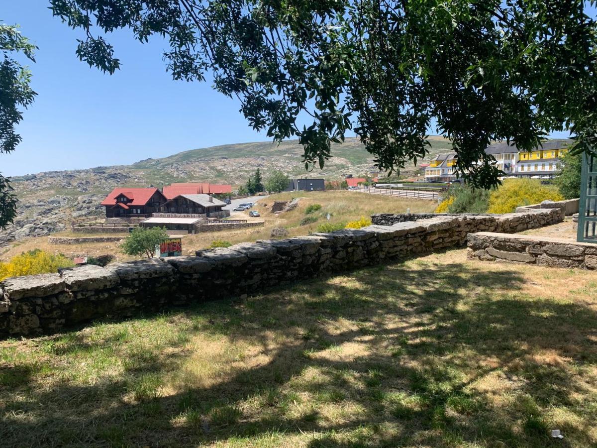 Pátio da Estrela - Chalés Moura Penhas da Saúde Esterno foto